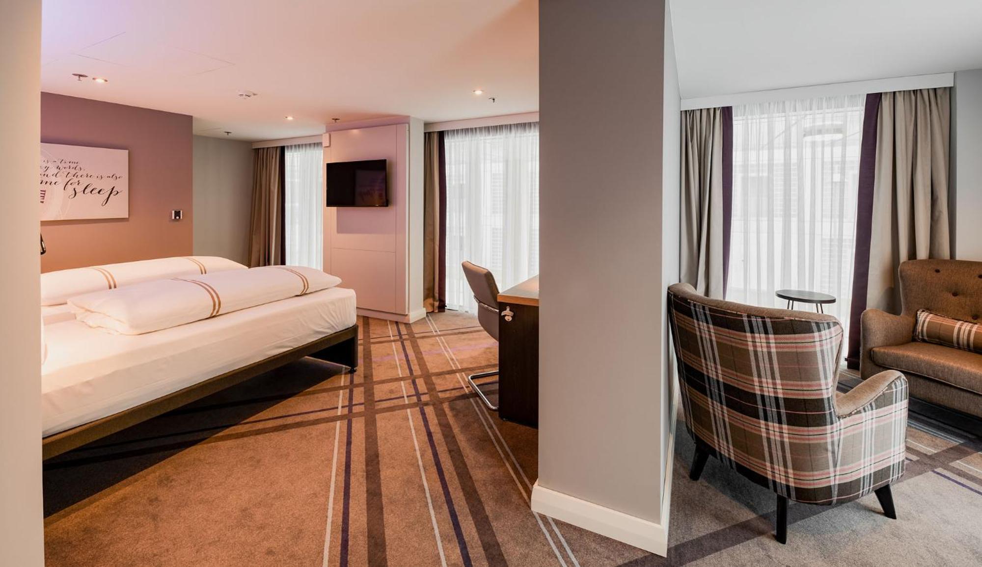 Premier Inn Stuttgart City Europaviertel מראה חיצוני תמונה